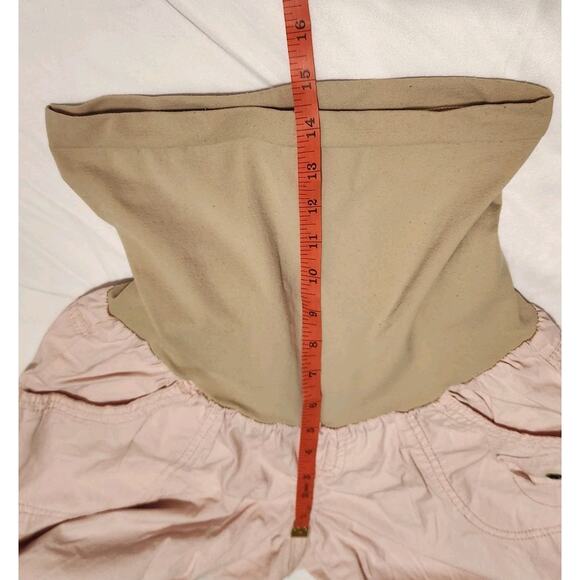 Motherhood Maternity Women's Baby Pink Cargo Capris Size Medium - Picture 6 of 7